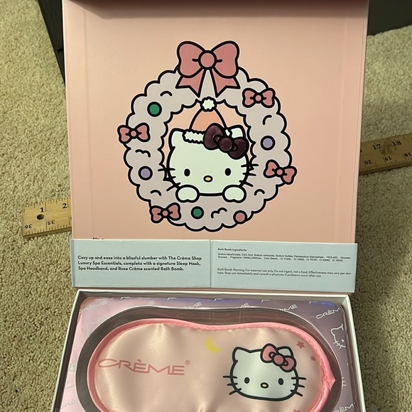 Hello Kitty Limited Edition Luxury Spa Essentials - Picture 3 of 4